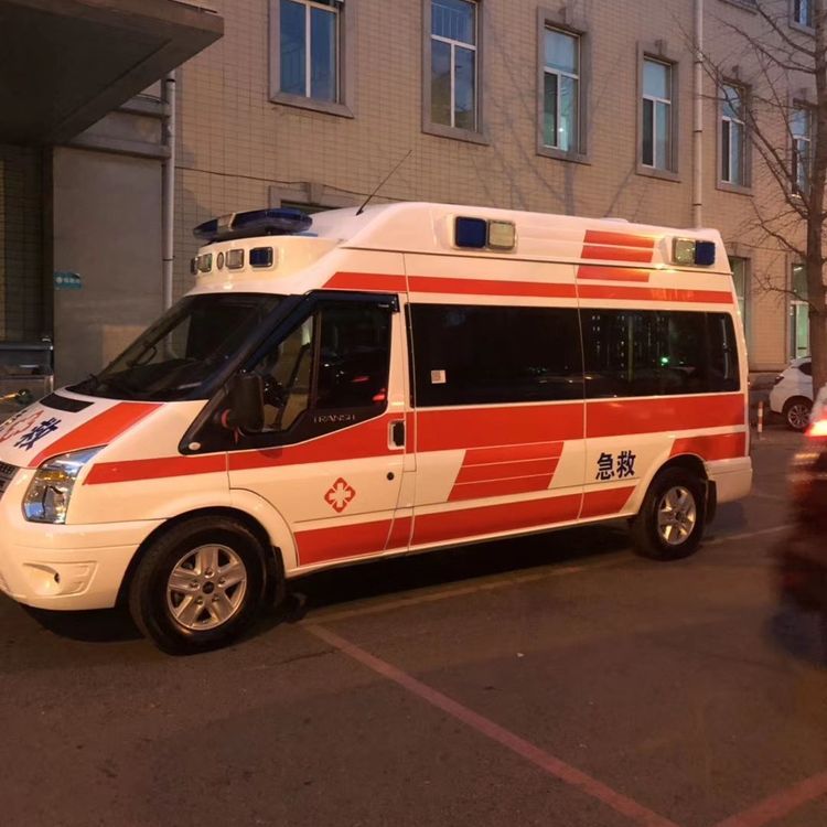 营山夜间租赁救护车护送病人转院：安全转运的 8 大核心注意事项